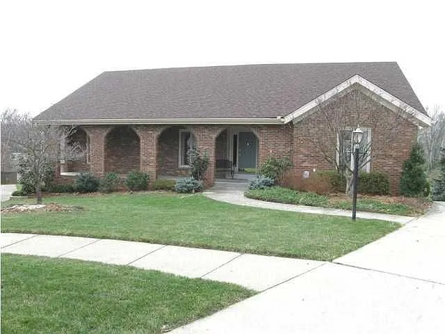 800 Gleneagle Ct photo 1