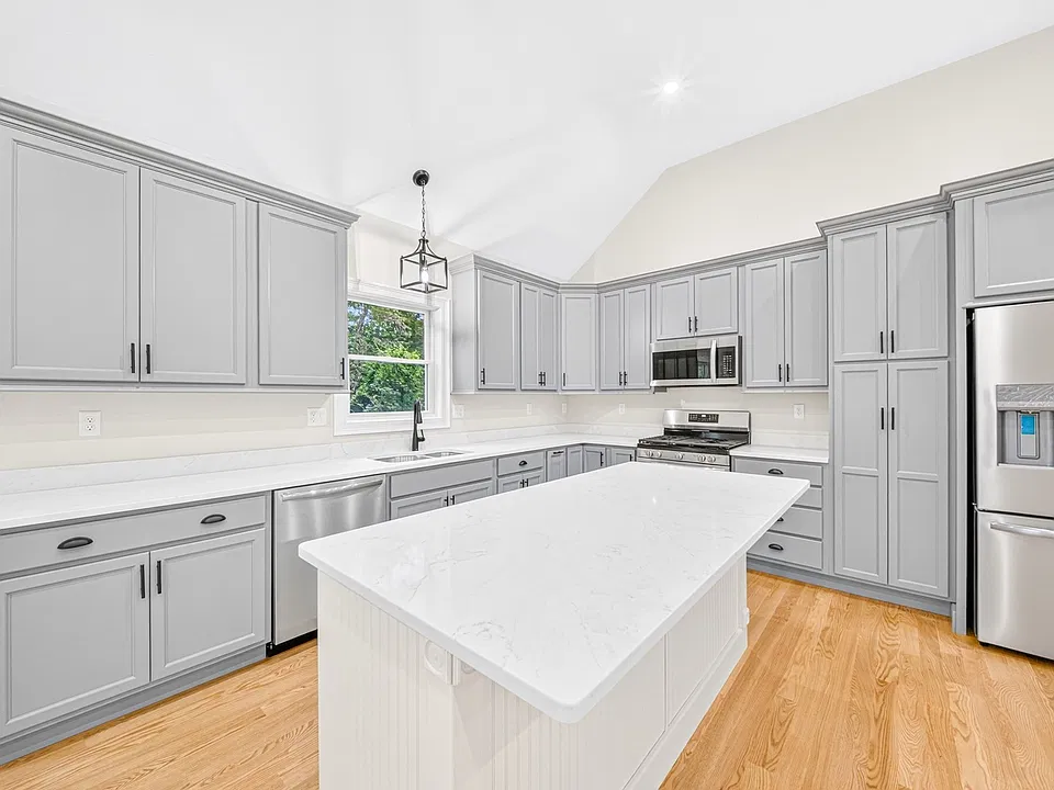 6 McHugh Ave #6