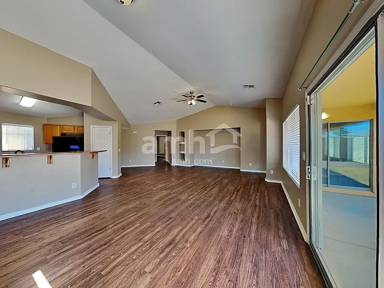 2653 W Sunset Way — Photo 6