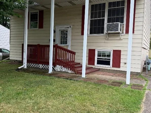 2425 Eastlawn Pkwy, Erie, PA 16510