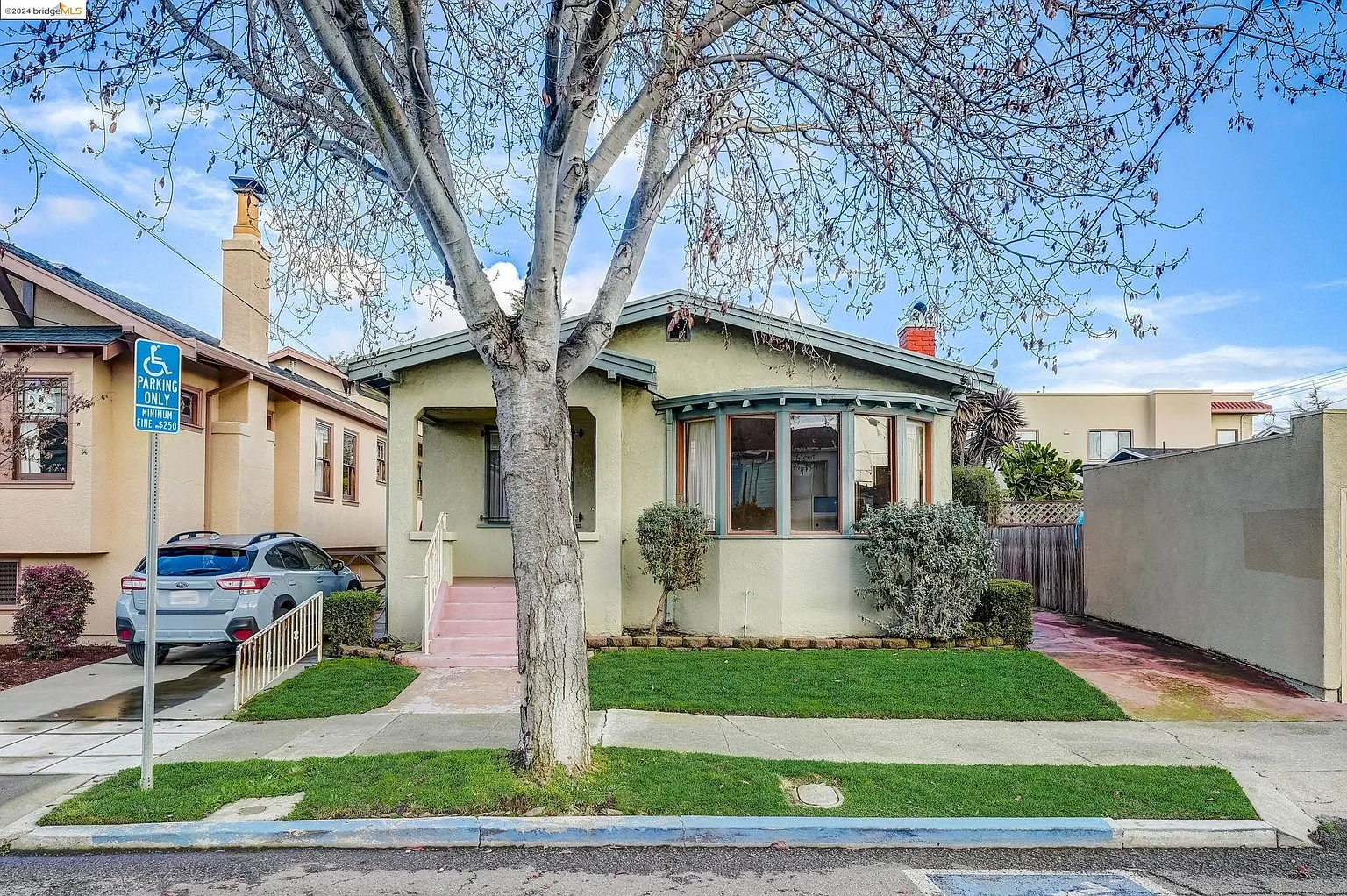 4020 Lusk St photo 1