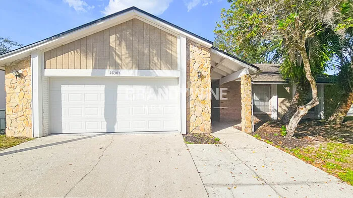 28305 International Ct — Photo 1