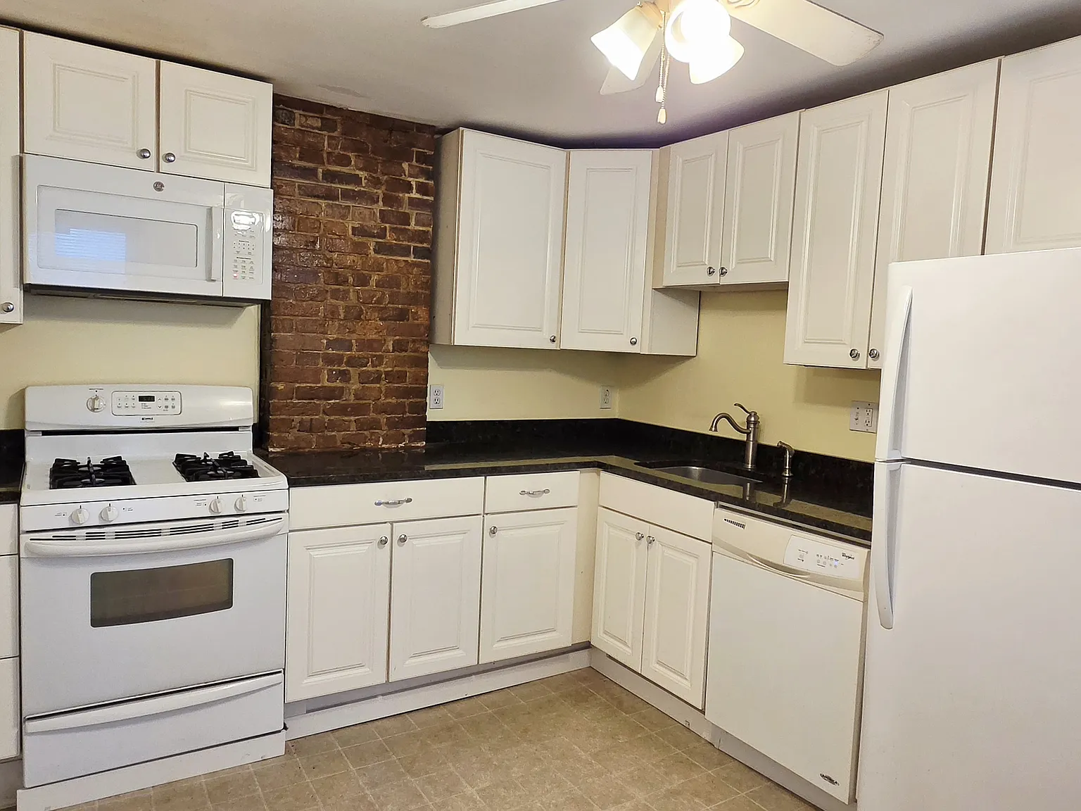 3 bed, 1300 sqft, $3,500 — Photo 1