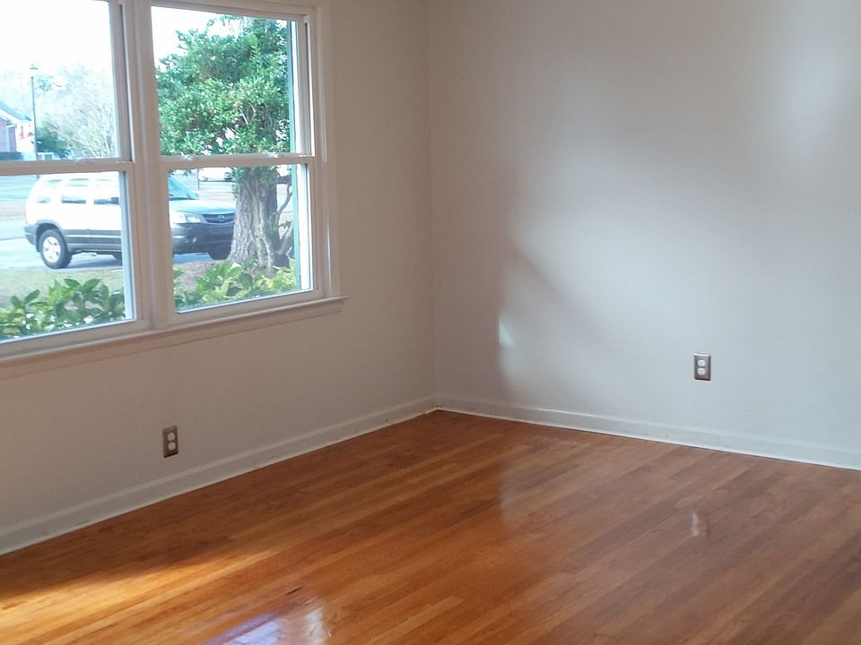 2nd image of 1608 McDermott St