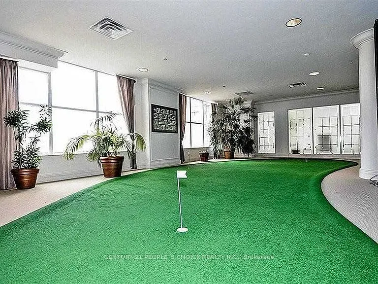 35 Kingsbridge Garden Cir #1008 — Photo 31