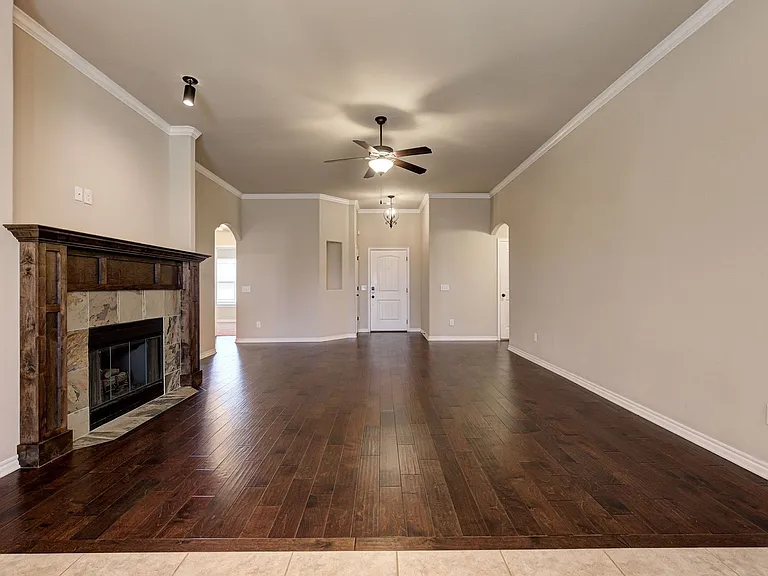 915 Lazywood Dr — Photo 10