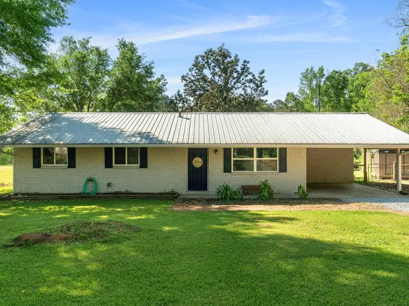26 Kelly Ln, Seminary, MS 39479