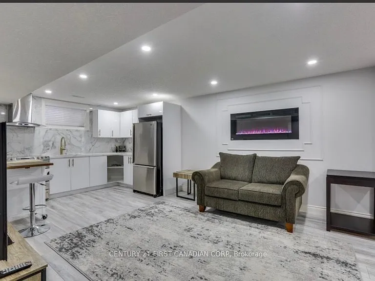 3194 Morgan Ave #LOWER — Photo 4