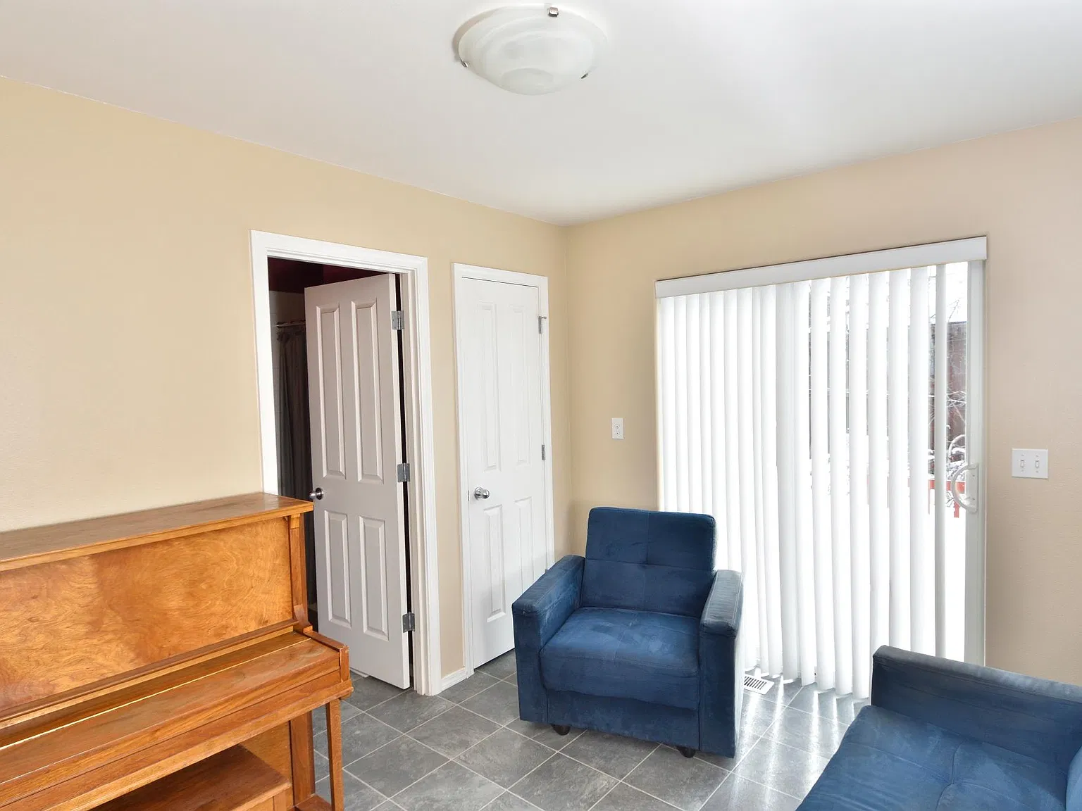 2 bed, 1245 sqft, $2,400 — Photo 4
