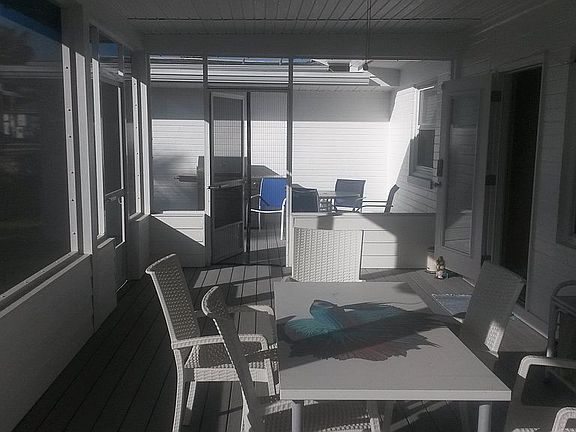 5th image of 136 Park Ave