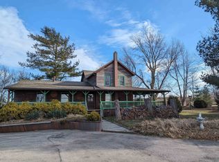 3184 E Borchers Rd, Freeport, IL 61032