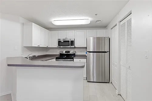 5090 Fairways Cir #H107 Photo 1 5090 Fairways Cir #H107 Photo 1