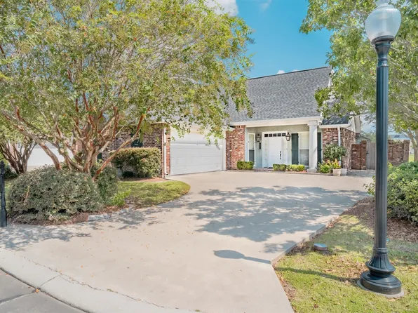 408 Sugar Mill Courtyard, Houma, LA 70360