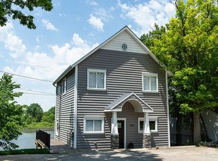 1881 Maxfield Rd, Hartland, MI 48353