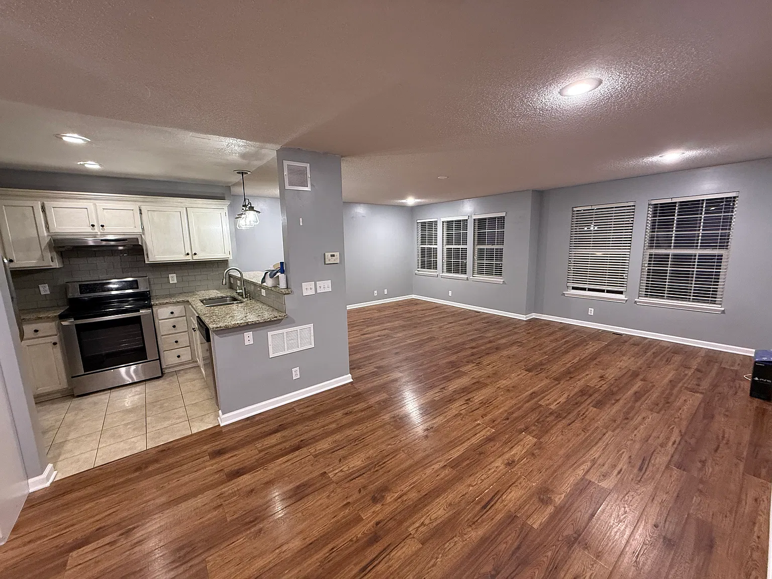 3 bed, 1800 sqft, $2,300 — Photo 3