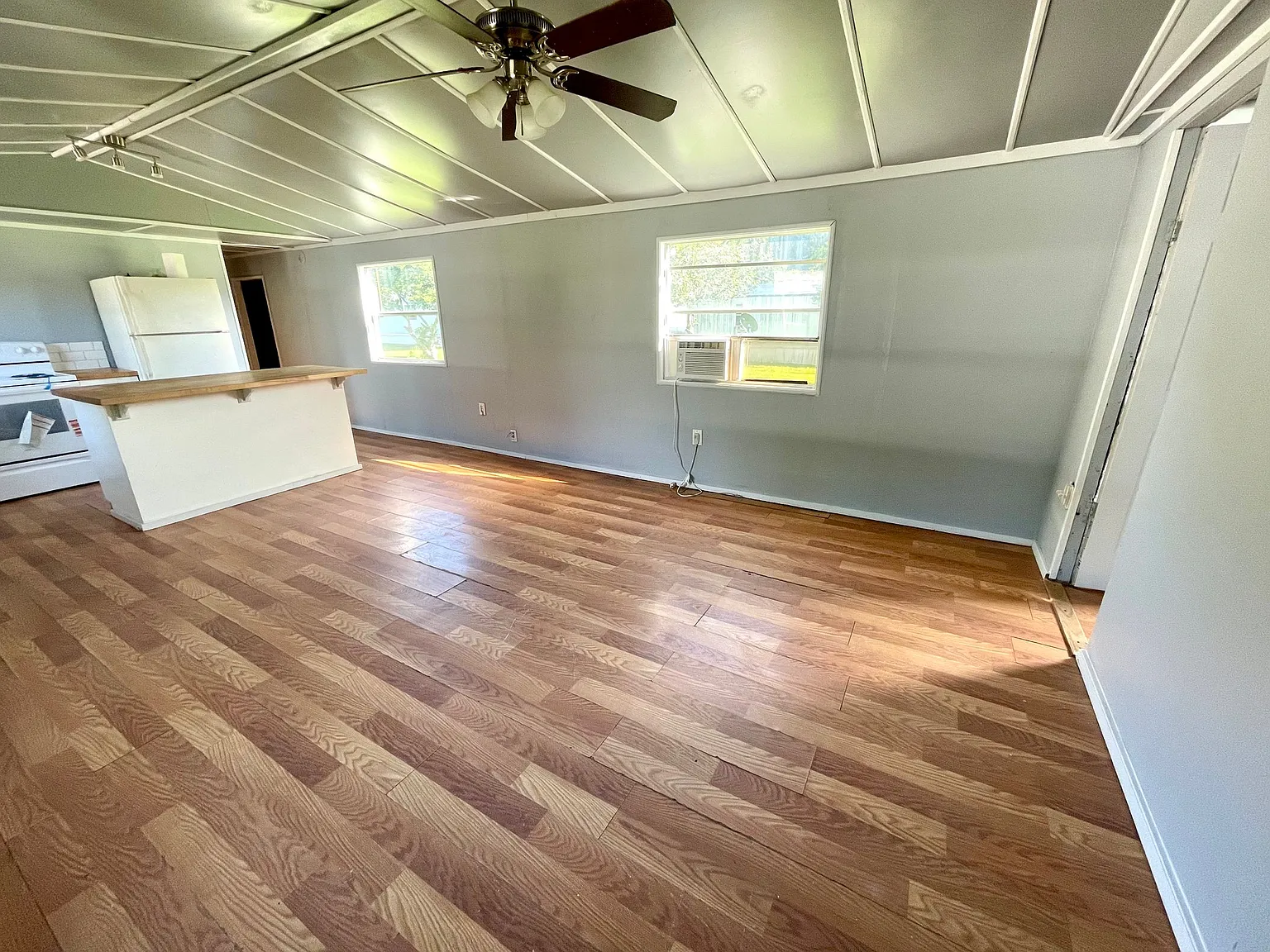 Renovated 3BR/2BA Mobile Home in Lake Butler - $1,200 — Photo 2