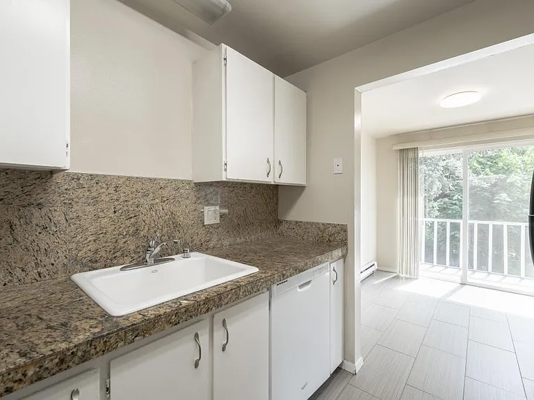 Kitchen w/ separate dining area