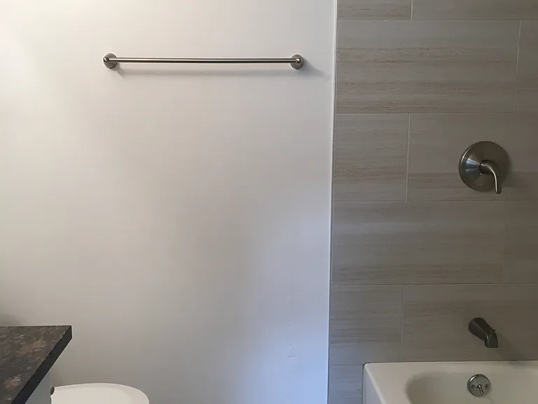 Del Prado Apts — Photo 20