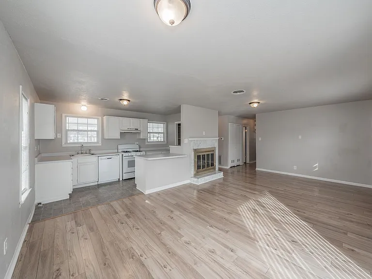 5805 Aton Ave — Photo 7