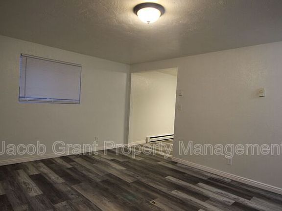 3rd image of 1340 Paul St APT 3