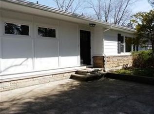352 North St, Chagrin Falls, OH