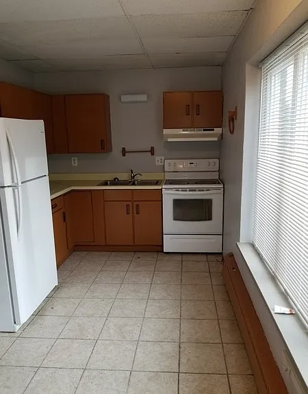445 State Ave — Photo 7