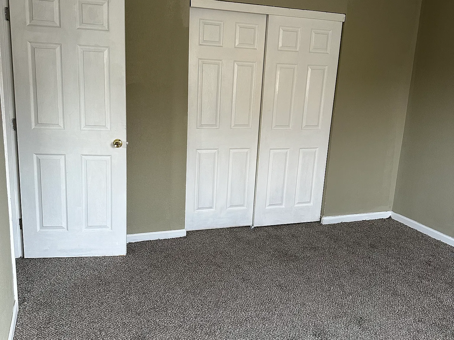 2 bed, 900 sqft, $2,150 — Photo 4