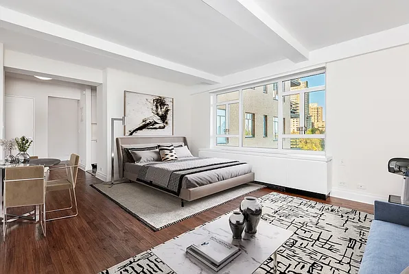 Rented by Central Park South Associates | media 7
