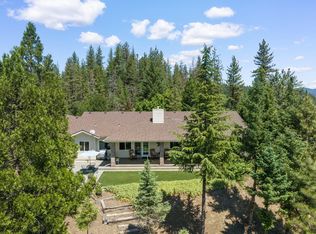 20547 Sawyer Rd, Shady Cove, OR 97539