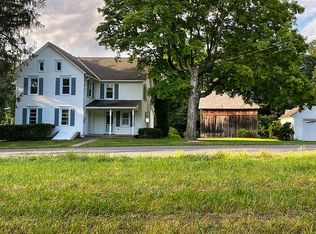 2072 Lake Minsi Dr, Bangor, PA 18013