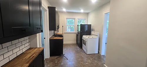 140 Knickerbocker Rd Photo 1