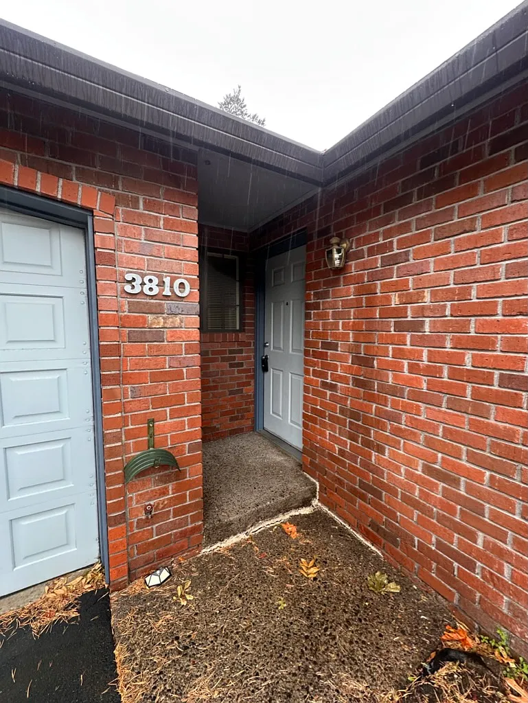 2 bed, 1196 sqft, $1,845 — Photo 3