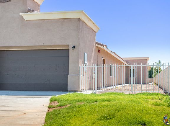 2nd image of 2120 Banda Ave
