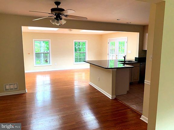 3rd image of 4413 Westfield Dr