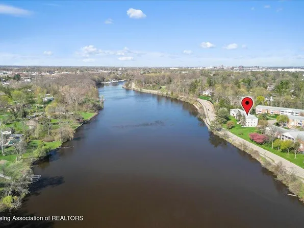 3333 Moores River Dr APT 305, Lansing, MI 48911