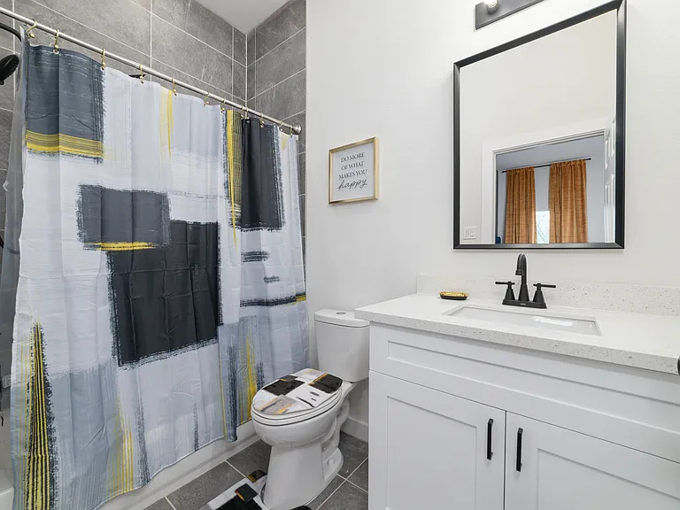 Master bedroom connected private Restroom.