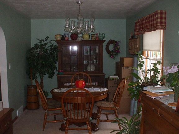 4th image of 1131 Westview Ave