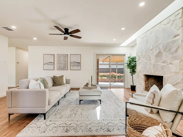 3106 Sharpview Ln — Photo 10