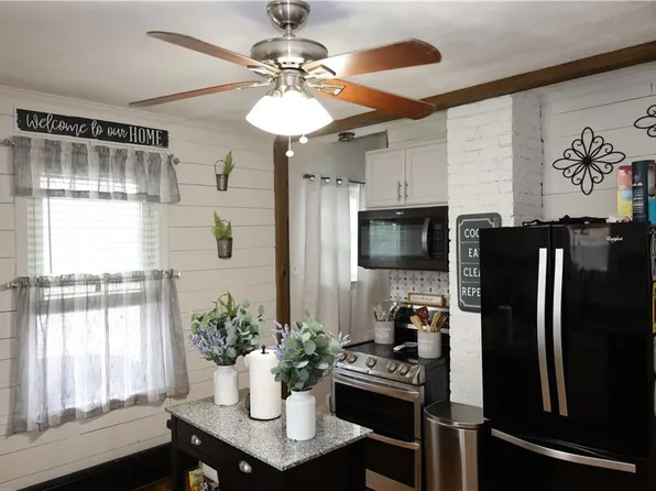 97 Knollwood Ave, Cranston, RI 02910