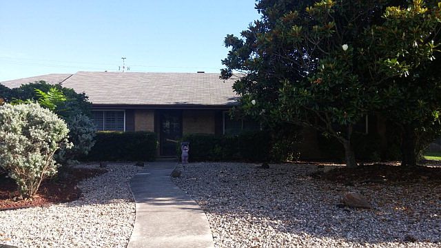 1st image of 111 Sandlewood Ln
