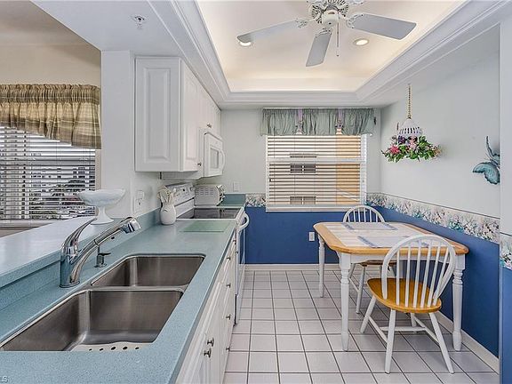 3rd image of 4421 Bay Beach Ln APT 644
