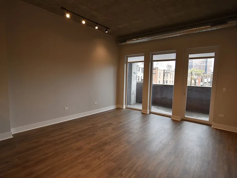 The Eagle Building - 3833 N Broadway — Photo 142