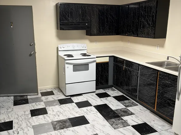 1130 Minns Dr #4, Machesney Park, IL 61115