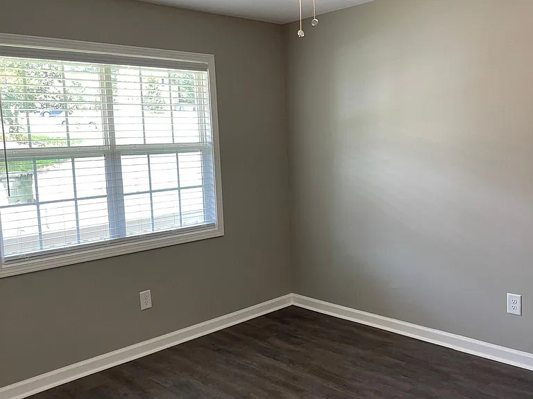 1020 Hillsborough Chase NW — Photo 6