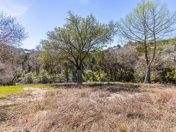 5th image of 902 Yaupon Valley Rd