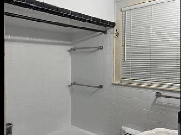 5th image of 202 Washington St #206
