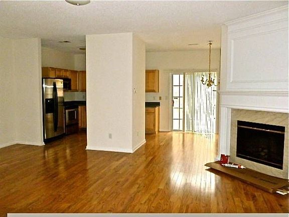 LIVING RM