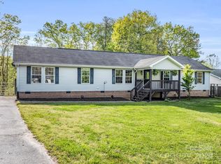 114 Amywood Ln, Mills River, NC 28759
