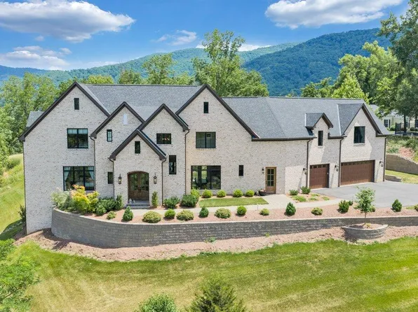 7450 Old Mill Plantation Dr, Roanoke, VA 24018