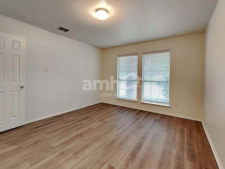 1003 San Antonio Dr — Photo 23